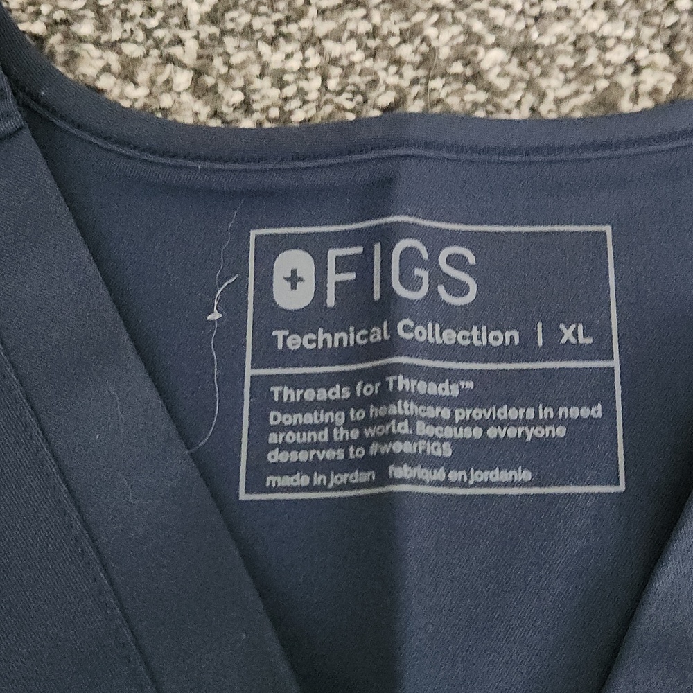 Figs Dark Harbor Scrub Set - Catarina Top & Uman Joggers - Picture 2 of 3